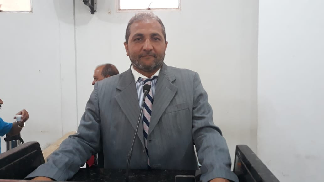 Dedé Monteiro questiona secretário de Trânsito de Picos 