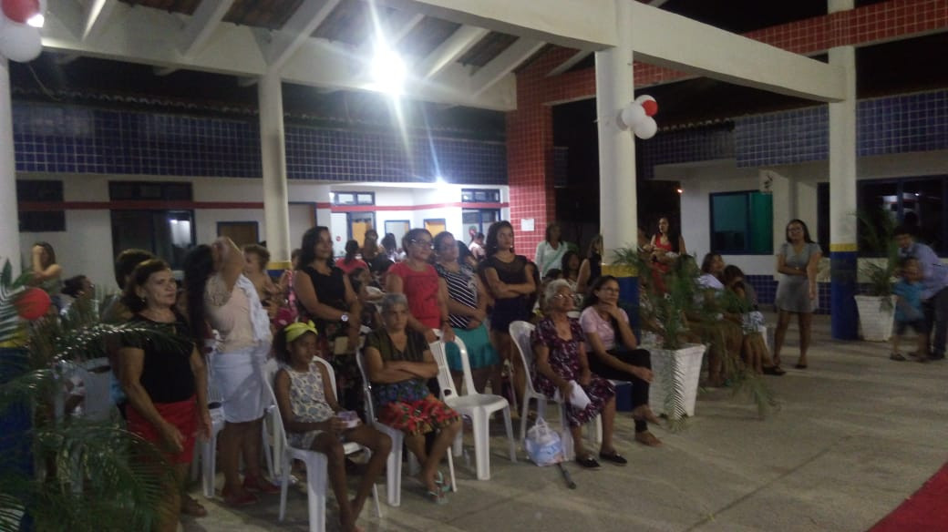 Vereadora Dalva Mocó e o vereador Irmão Zé Luís participam de evento dedicado as mães no bairro Boa Vista