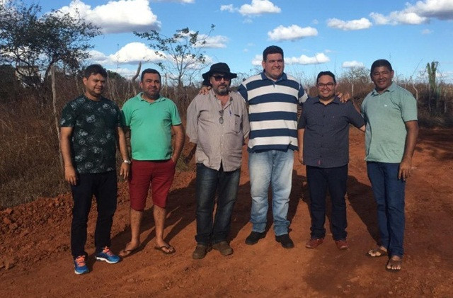 Presidente e vice-presidente da Câmara visitam comunidades e pedem melhorias 