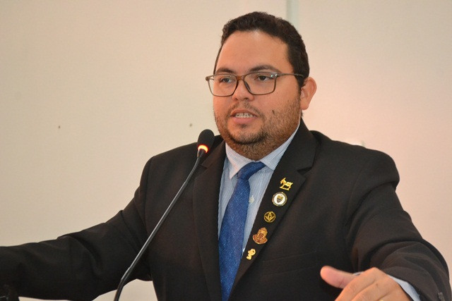 Vereador Afonsinho defende requerimentos para três bairros de Picos